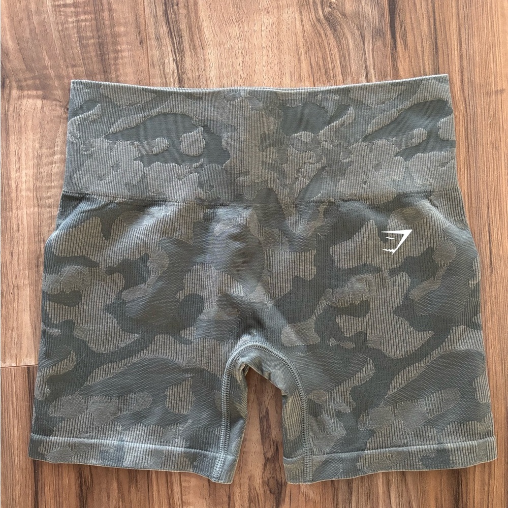 GYM SHARK Women’s Camo Biker Shorts